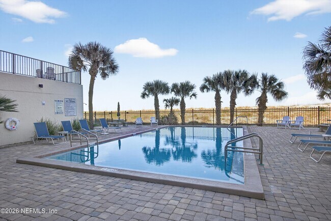 Building Photo - 601 1st St S