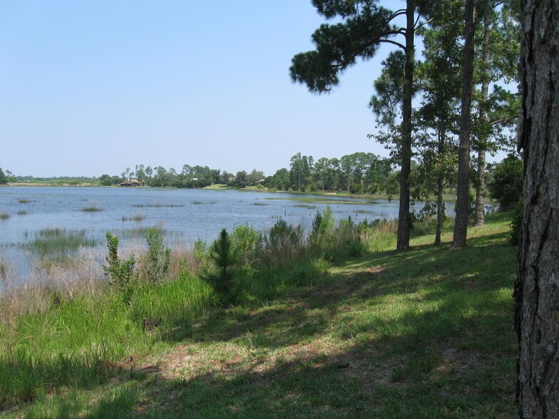 Building Photo - 1371 Melshire Ave