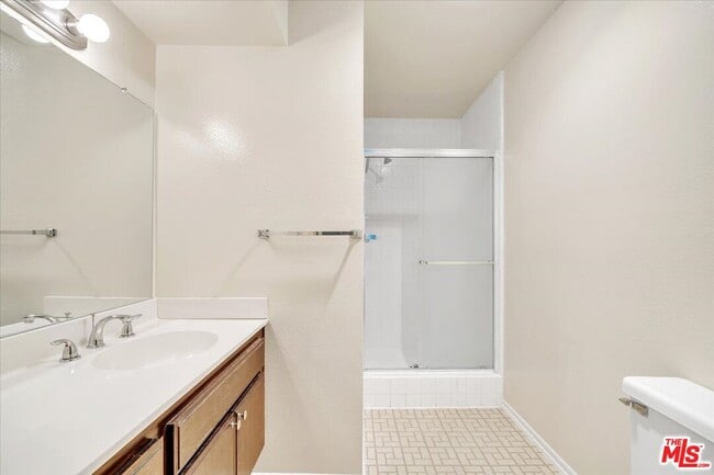 Building Photo - 2909 Arizona Ave