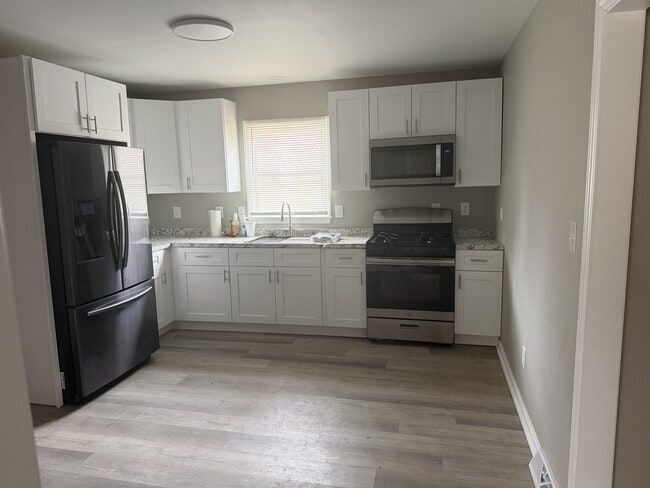 Building Photo - 524 Newcastle Rd