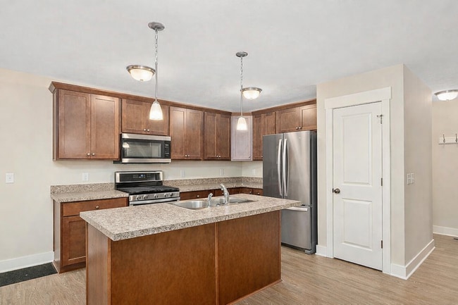 Building Photo - Immaculate 3 bed/3.5 bath home in Caledonia