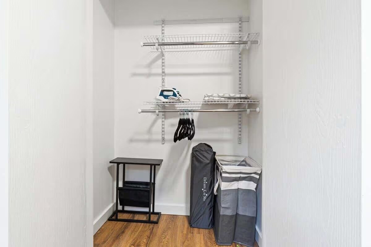 Bedroom 1 Closet - 521 Alpine Ave