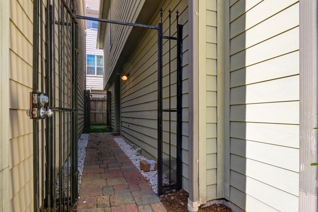 Building Photo - 5976 Kansas St