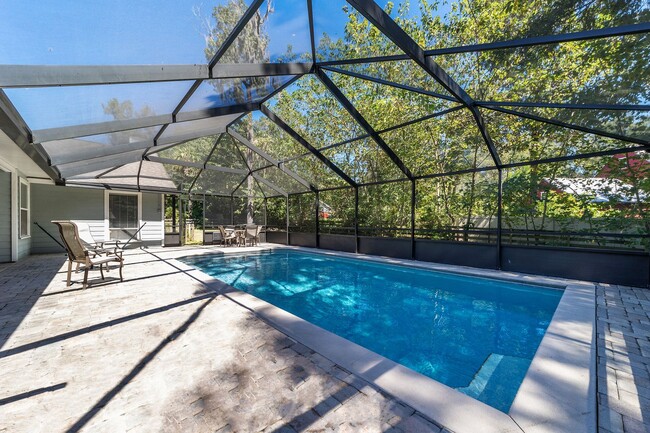 Building Photo - Shadow Woods Pool Home