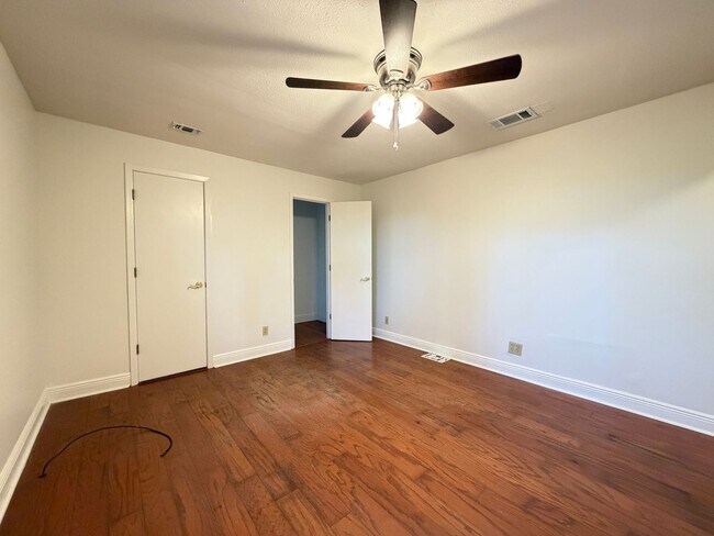 Building Photo - 5 Bed 3 Bath Home in Ruston