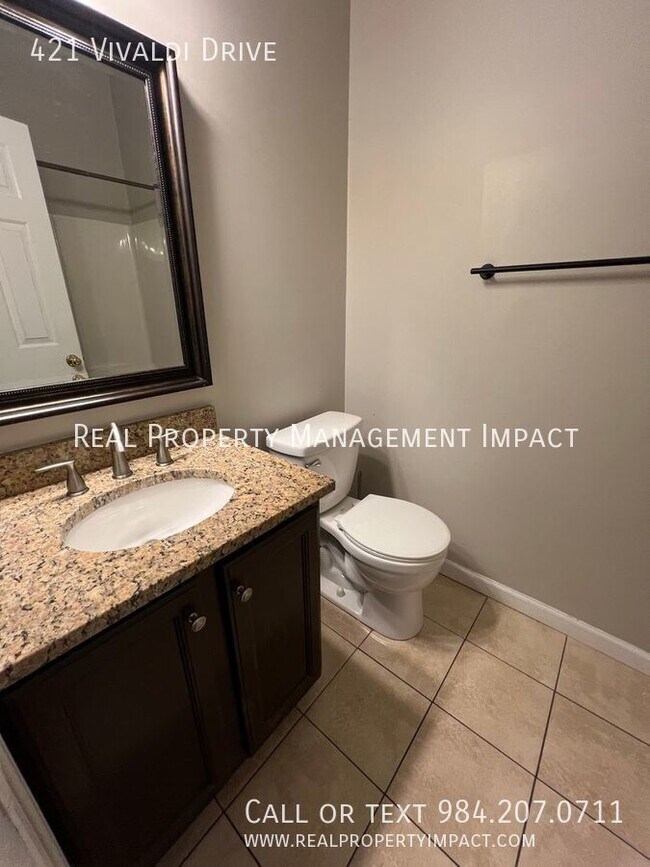 Building Photo - 421 Vivaldi Dr