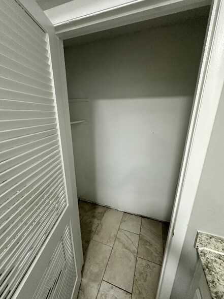 Building Photo - 9208 N Connechusett Rd