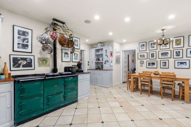 Building Photo - 13 Lockwood Ave