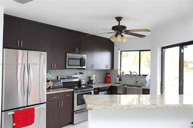 Building Photo - 1131 SW 109th Ave