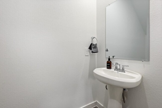 Building Photo - 3002 Crown Gate Dr