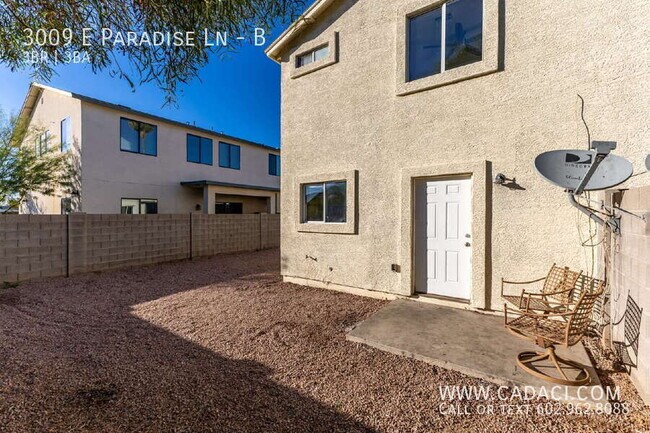 Building Photo - 3009 E Paradise Ln