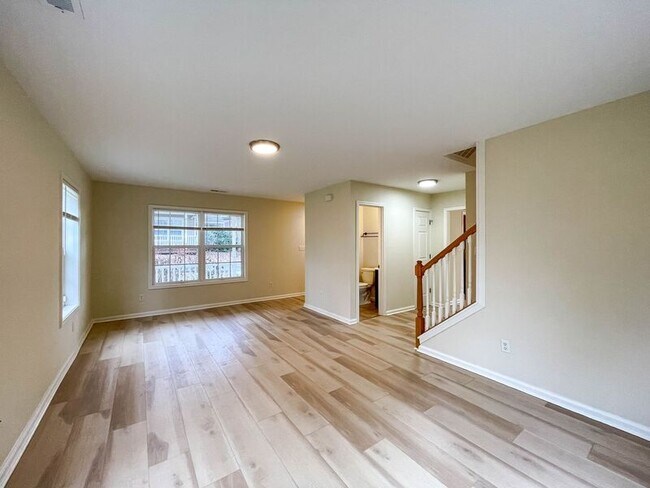 Building Photo - 101 Telfare Ln