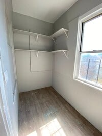 Building Photo - 12 Riverview Pl