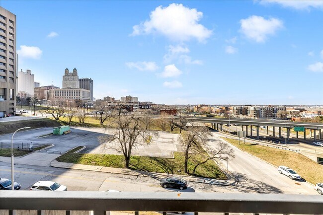 Building Photo - 600 Admiral Blvd