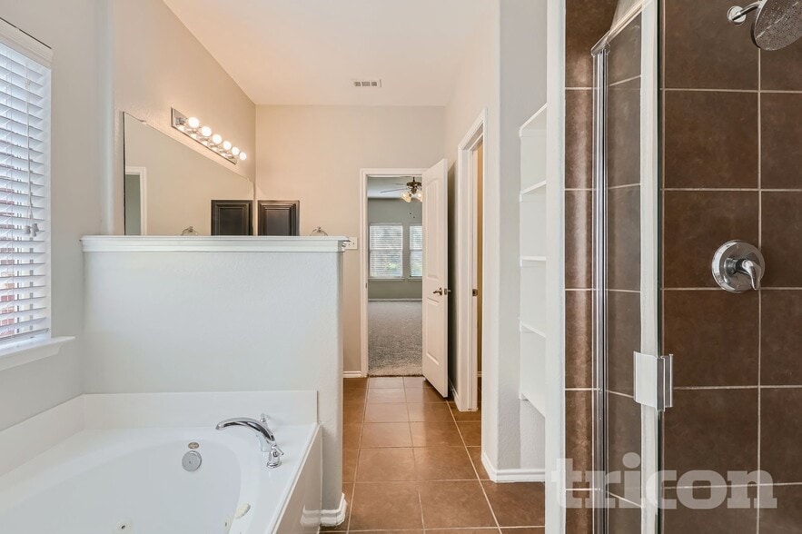 Building Photo - 1030 Barrington Dr