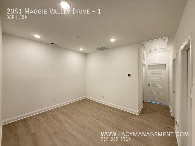 Building Photo - 2081 Maggie Vly Dr