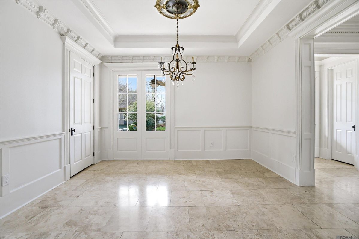 Building Photo - 926 Crown Alley