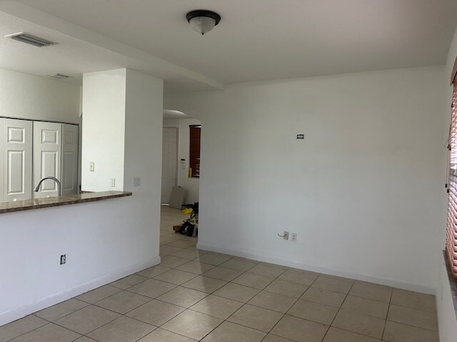 Building Photo - 1490 NE 33rd Ave