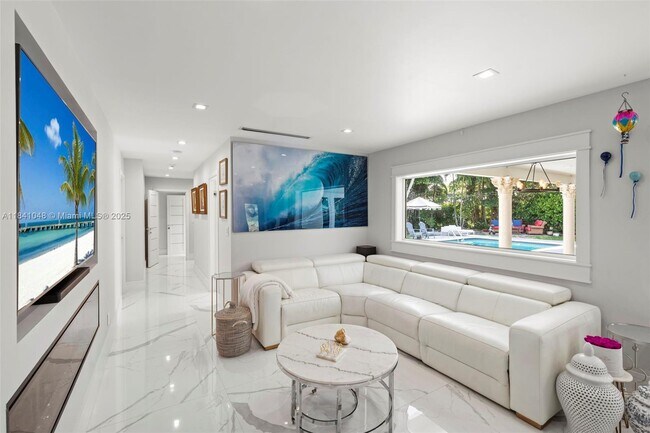 Building Photo - 6561 Marlin Dr