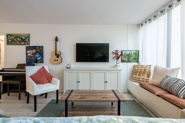 Building Photo - 2800 N Lake Shore Dr