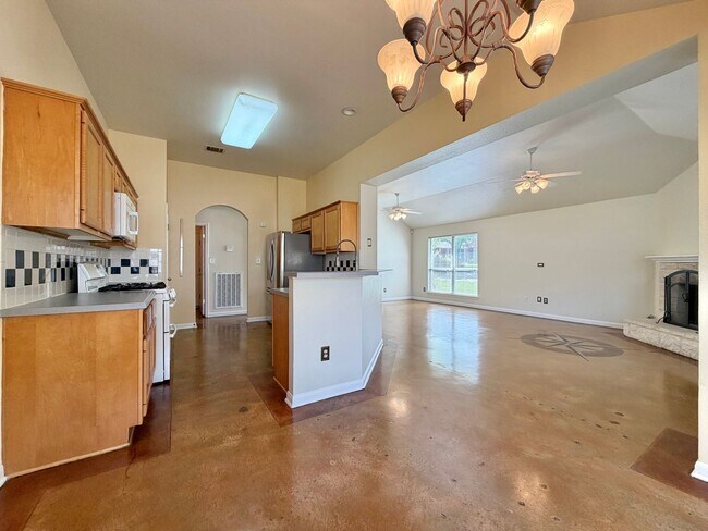Building Photo - 14900 Doria Dr