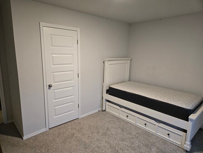 Building Photo - 1401 Madison Ave