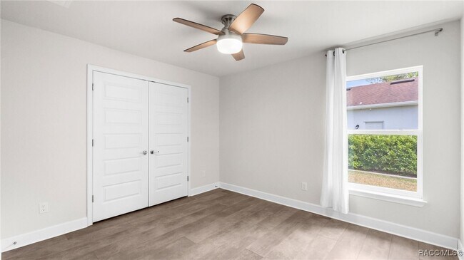 Building Photo - 23 Lone Pine St