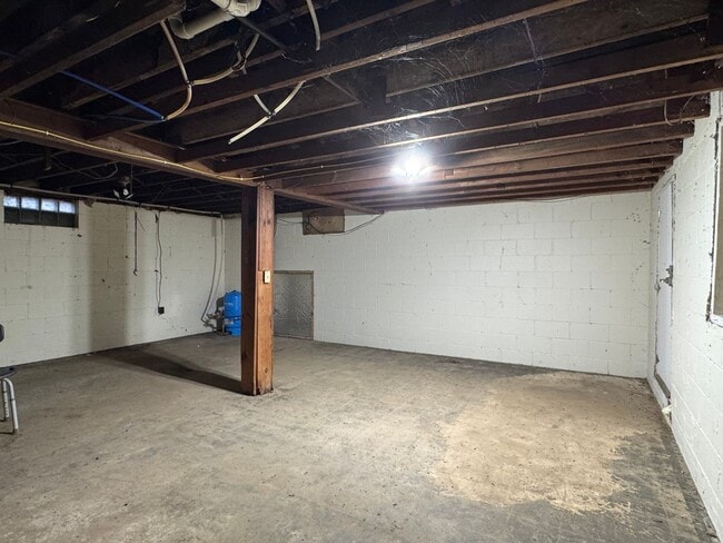 Building Photo - Charming 2-Bedroom Country Home with Garage Near Eau Claire