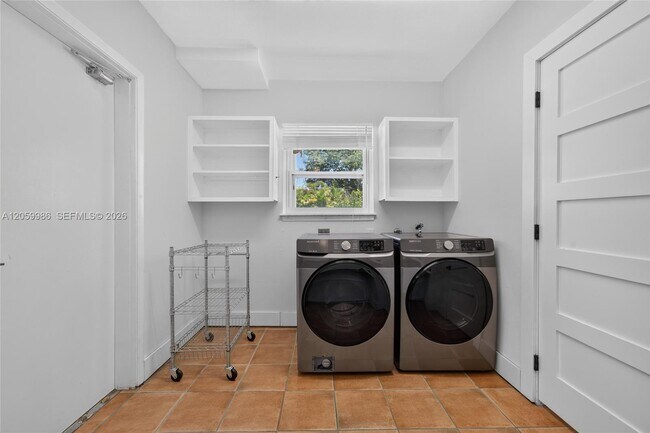 Building Photo - 12930 SW 81st Ave
