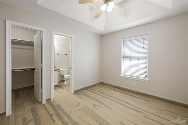 Building Photo - 213 S 49th St