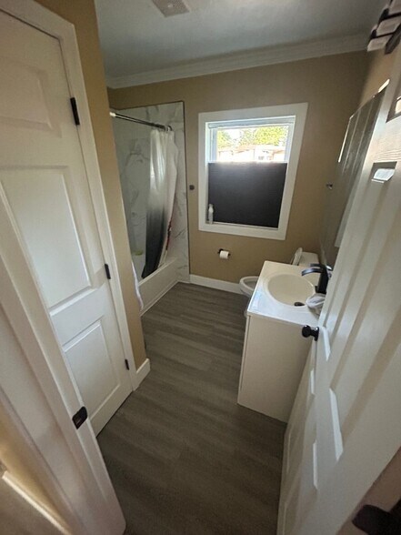 Building Photo - 1230 S Rogers St