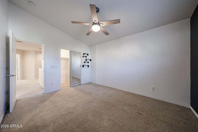 Building Photo - 5839 W Bloomfield Rd