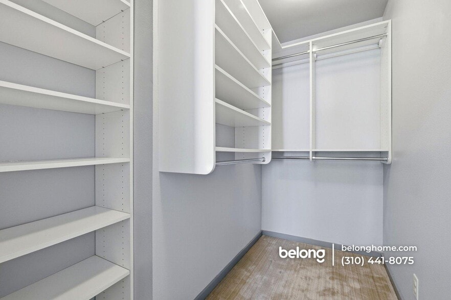 Building Photo - 5950 Canterbury Dr