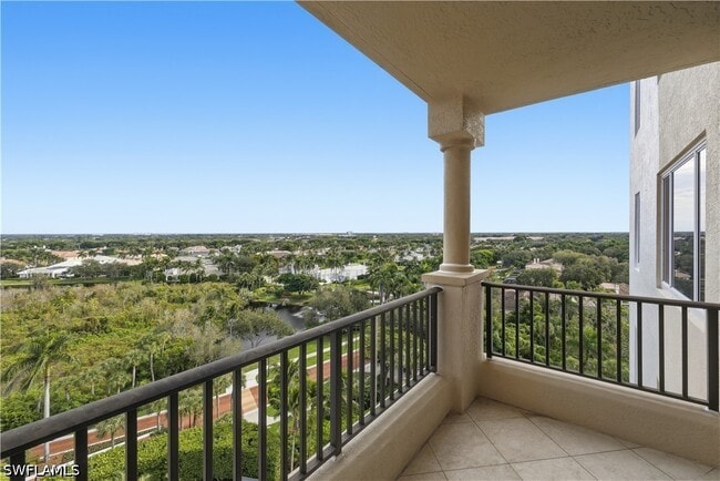 Building Photo - 8990 Bay Colony Dr