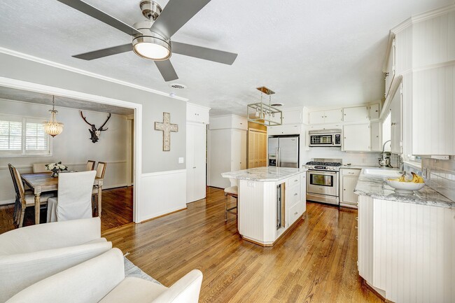 Building Photo - 3511 Broadmead Dr