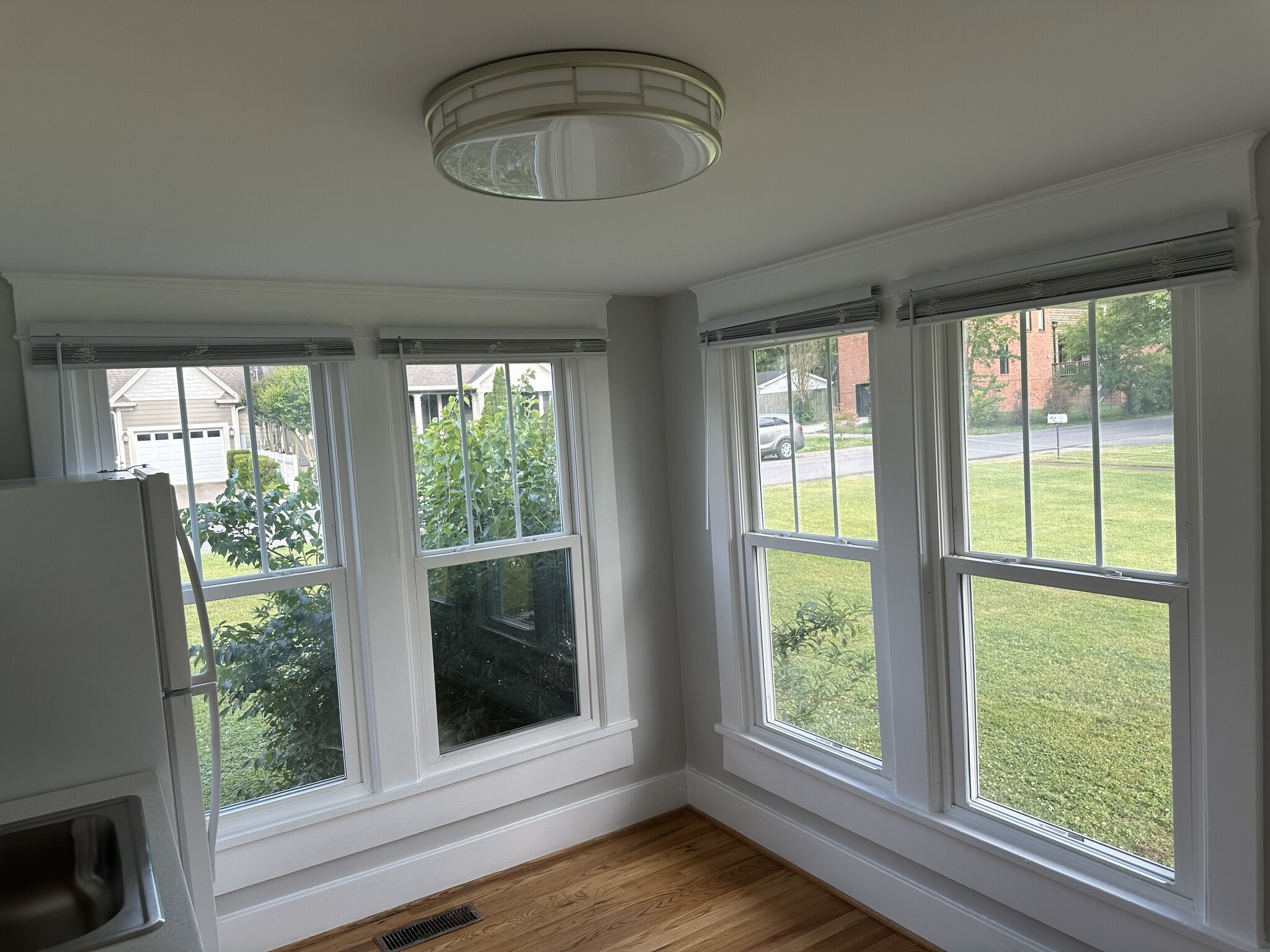 Dine-in Kitchen - 4401 Dakota Ave