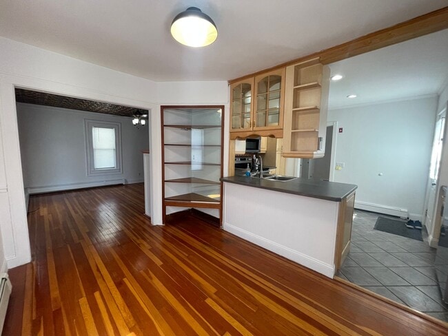 Building Photo - Bright & Updated 2-Bed Home in Dalton- $2450