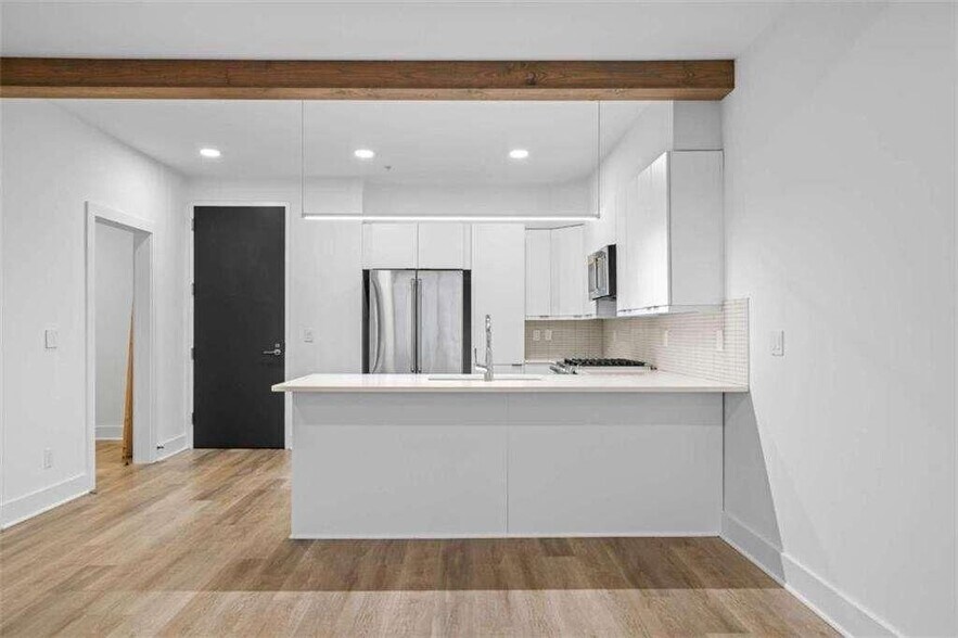 Building Photo - 346 Peters St SW