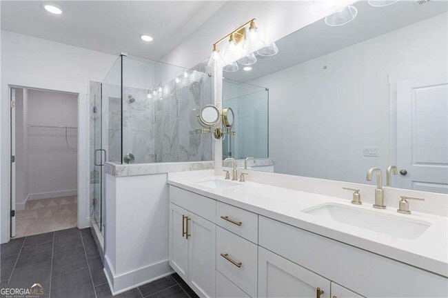 Building Photo - 1032 Robert Smalls Wy