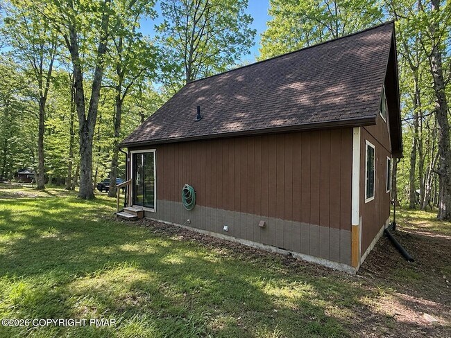 Building Photo - 2111 Spring Dr