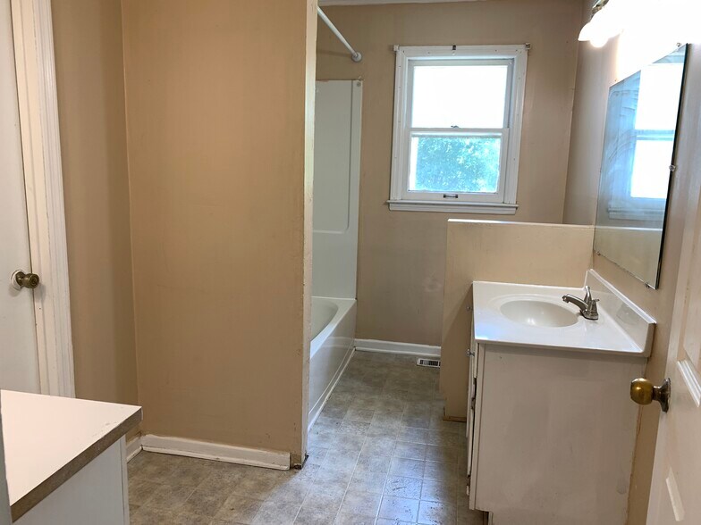 Building Photo - 3229 Catskill Ct