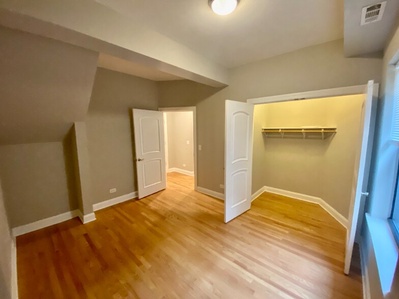 Building Photo - 6557 S Minerva Ave