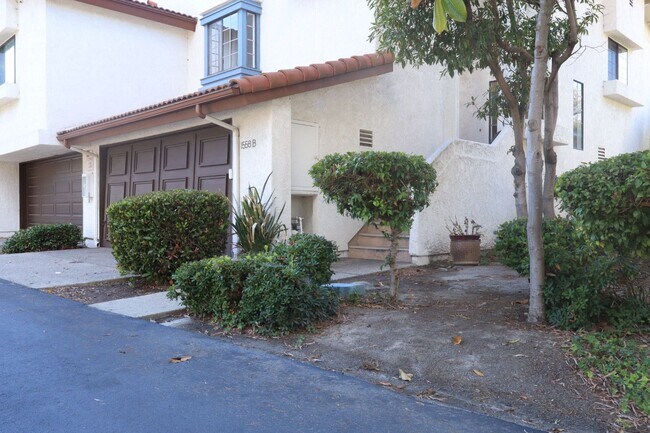Building Photo - Spacious 3 bedrooms 3 full baths home in Chula Vista