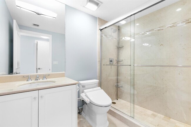 Building Photo - 2110 N Ocean Blvd