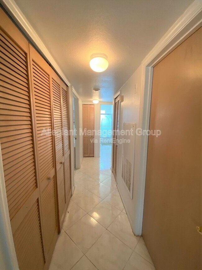 Building Photo - 8722 Rain Forest Pl