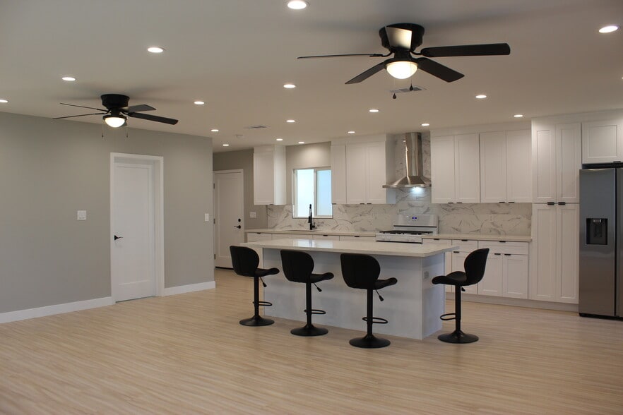 Kitchen - 20801 Bassett St