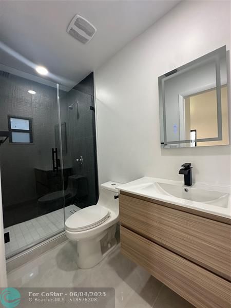 Building Photo - 4101 SW 48th Ct
