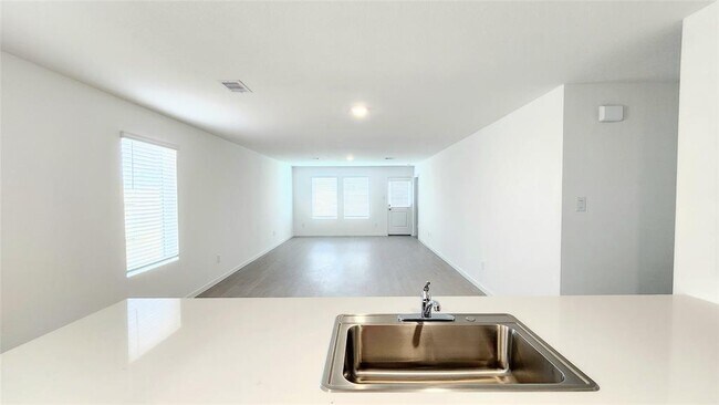 Building Photo - 28759 Texas Plns Dr