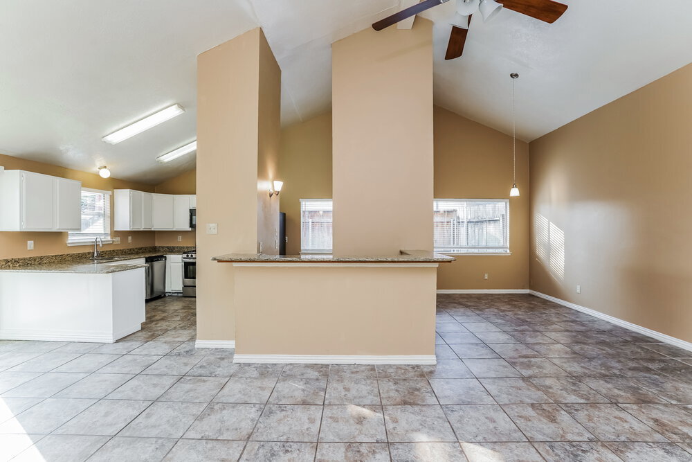 Building Photo - 14806 Chasemont Dr