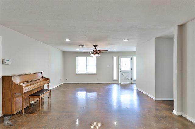 Building Photo - 2310 Glenwood Dr